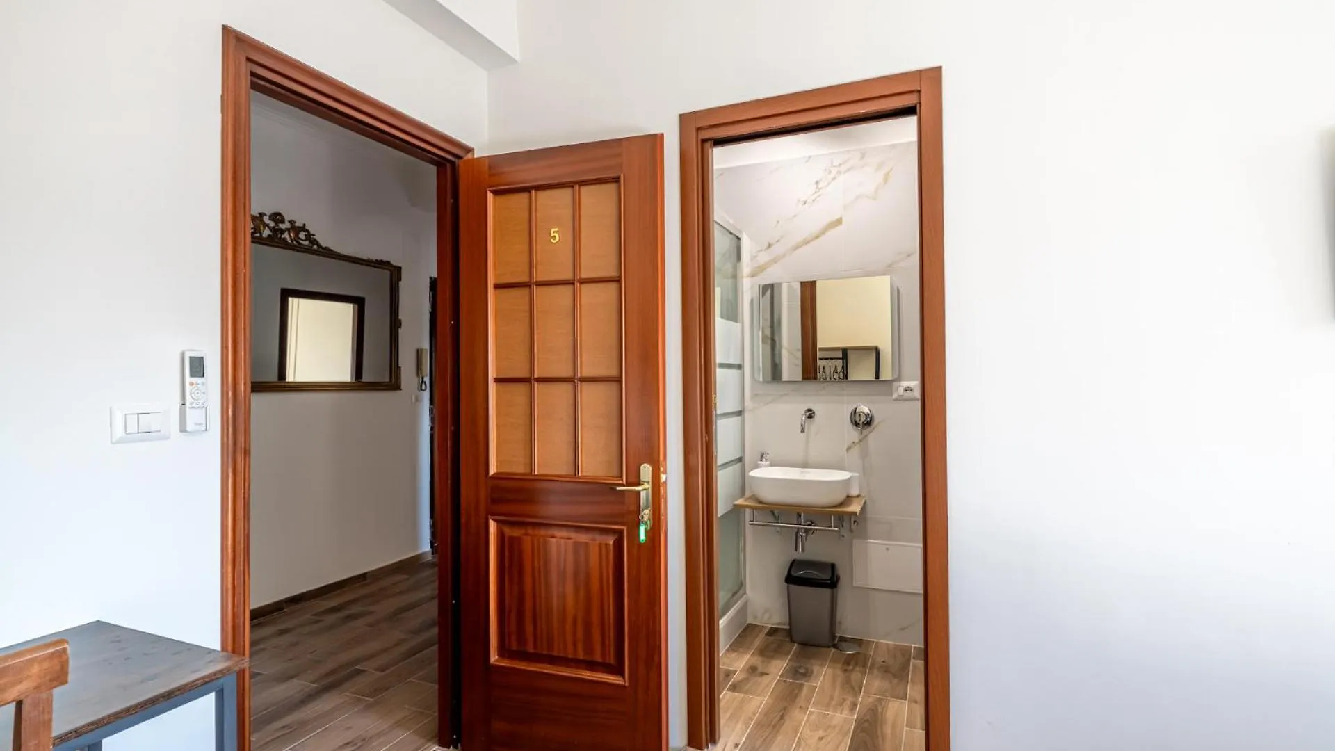 Colleoni B&B Roma 0*,  Italia