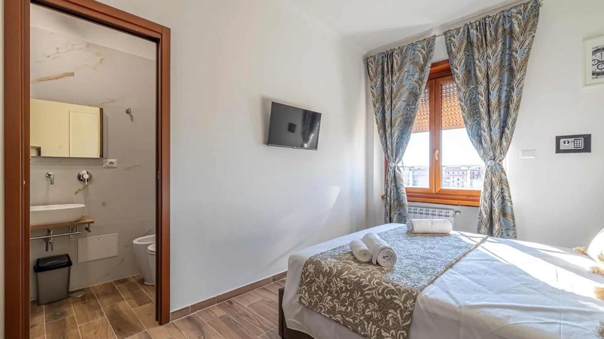Colleoni B&B Roma 0*,  Italia